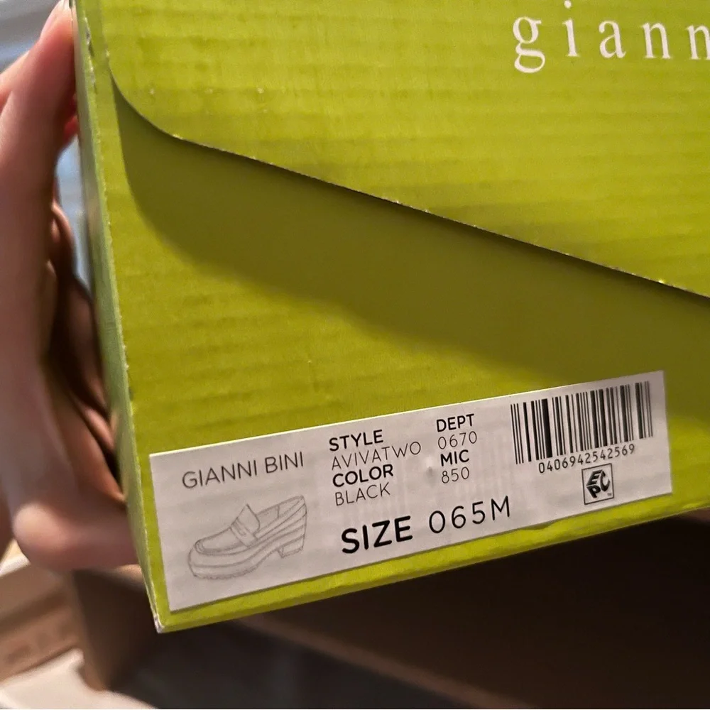 Gianni Bini AvivaTwo Patent Lug Sole Platform Loafers 🖤 - Picture 14 of 15